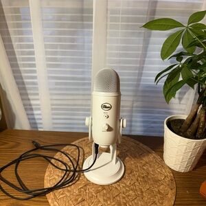 Logitech USB Microphone - White